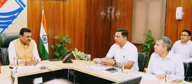 सड़क दुर्घटना पीड़ितों को त्वरित ट्रॉमा उपचार के लिए मुख्य सचिव ने की समन्वय बैठक