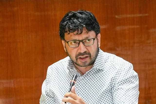 कनाडा में वर्क परमिट की समस्या झेल रहे पंजाबी छात्रों के हित में सरकार सक्रिय