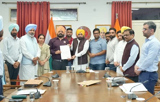पंजाब के आदर्श स्कूल शिक्षकों को बड़ी सौगात