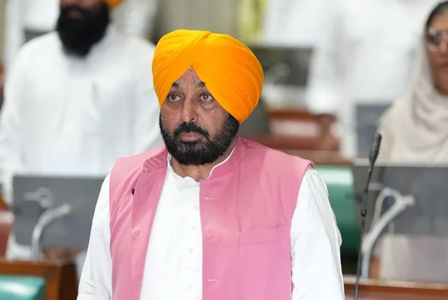 पंजाब विधानसभा ने दिवंगत प्रतिष्ठित हस्तियों को दी भावभीनी श्रद्धांजलि