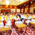 सीएम धामी ने सुना पीएम मोदी के ‘मन की बात’ का 137वां संस्करण