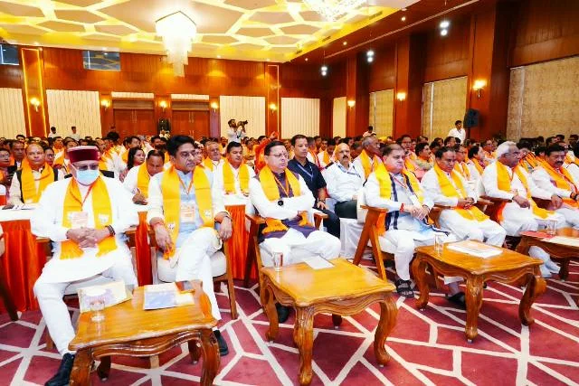 सीएम धामी ने सुना पीएम मोदी के ‘मन की बात’ का 137वां संस्करण