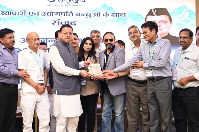 सीएम धामी ने हल्द्वानी में व्यापारियों और उद्योग प्रतिनिधियों से किया संवाद
