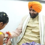 सीएम सैनी ने संत कबीर कुटीर में छात्राओं संग मनाया रक्षाबंधन