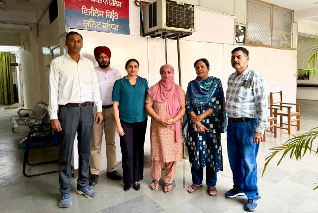 20 हजार रुपये रिश्वत लेते निजी पासपोर्ट एजेंट गिरफ्तार