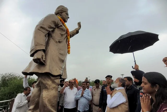 अंबाला छावनी में भगत सिंह की जयंती पर ऊर्जा मंत्री अनिल विज ने किया नमन