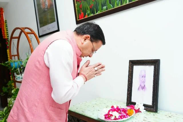 अशोक सिंघल की जन्म शताब्दी पर सीएम धामी ने अर्पित किए श्रद्धासुमन