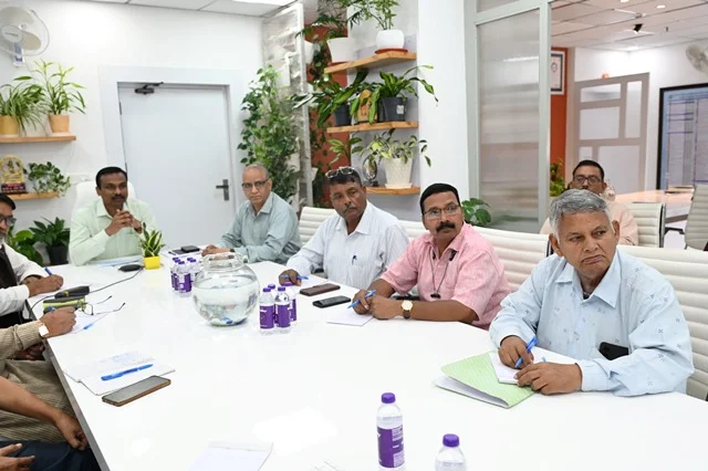 विशेष गहन पुनरीक्षण को लेकर मान्यता प्राप्त राजनीतिक दलों के साथ बैठक
