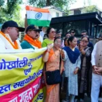 सीएम धामी और मंत्री गणेश जोशी ने नेपाल आपदा राहत दल को किया रवाना