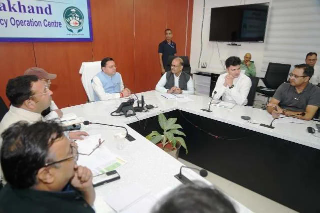 हिमालयी क्षेत्रों में फंसे प्रत्येक व्यक्ति को सुरक्षित निकालने के निर्देश - धामी