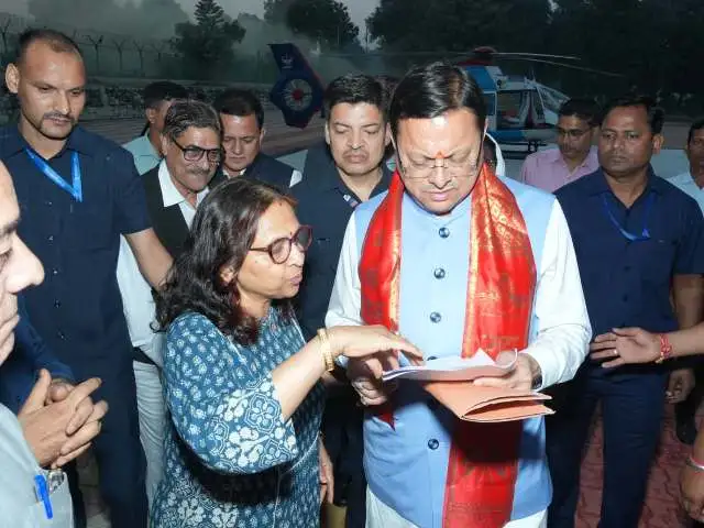 खटीमा में सीएम धामी ने सुनीं जनता की समस्याएं