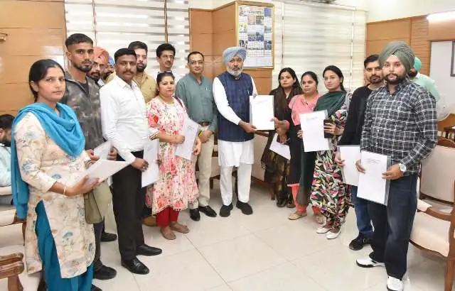 पंजाब परिवहन विभाग में 9 उम्मीदवारों को नियुक्ति पत्र