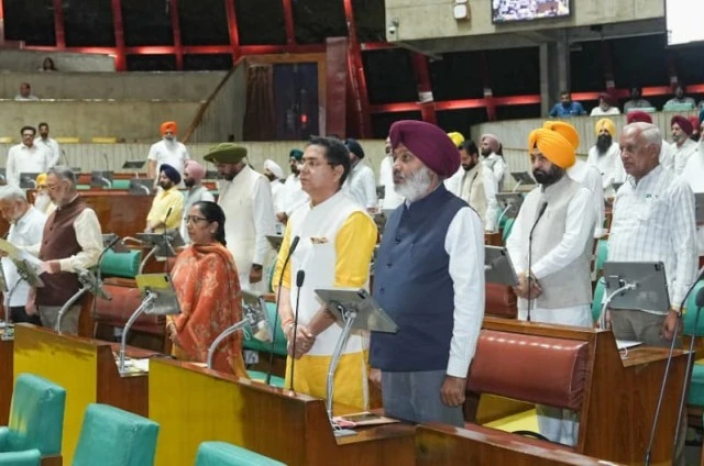 विधानसभा में दिवंगत शख्सियतों को श्रद्धांजलि अर्पित